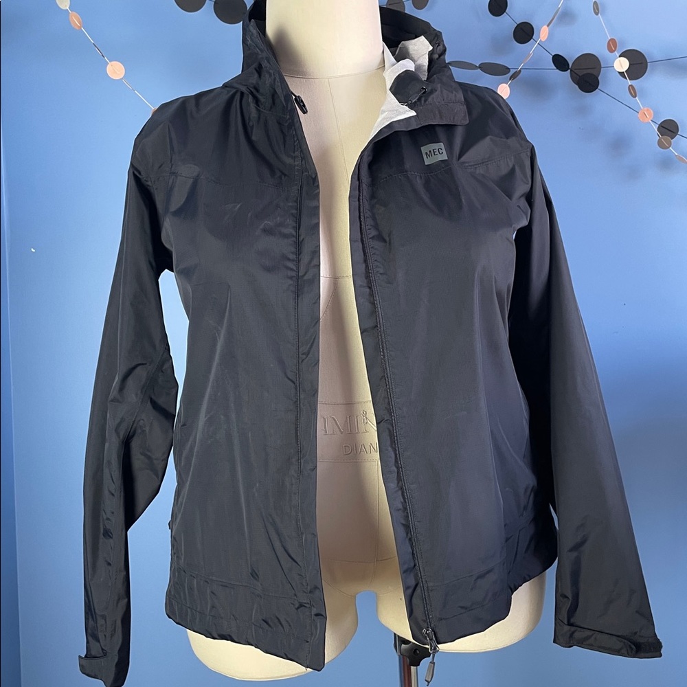 MEC women’s rain jacket XXL EUC